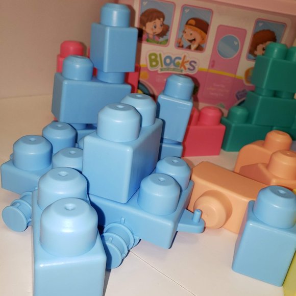 New 35pc Blocks Pull Wagon - Picture 12 of 15